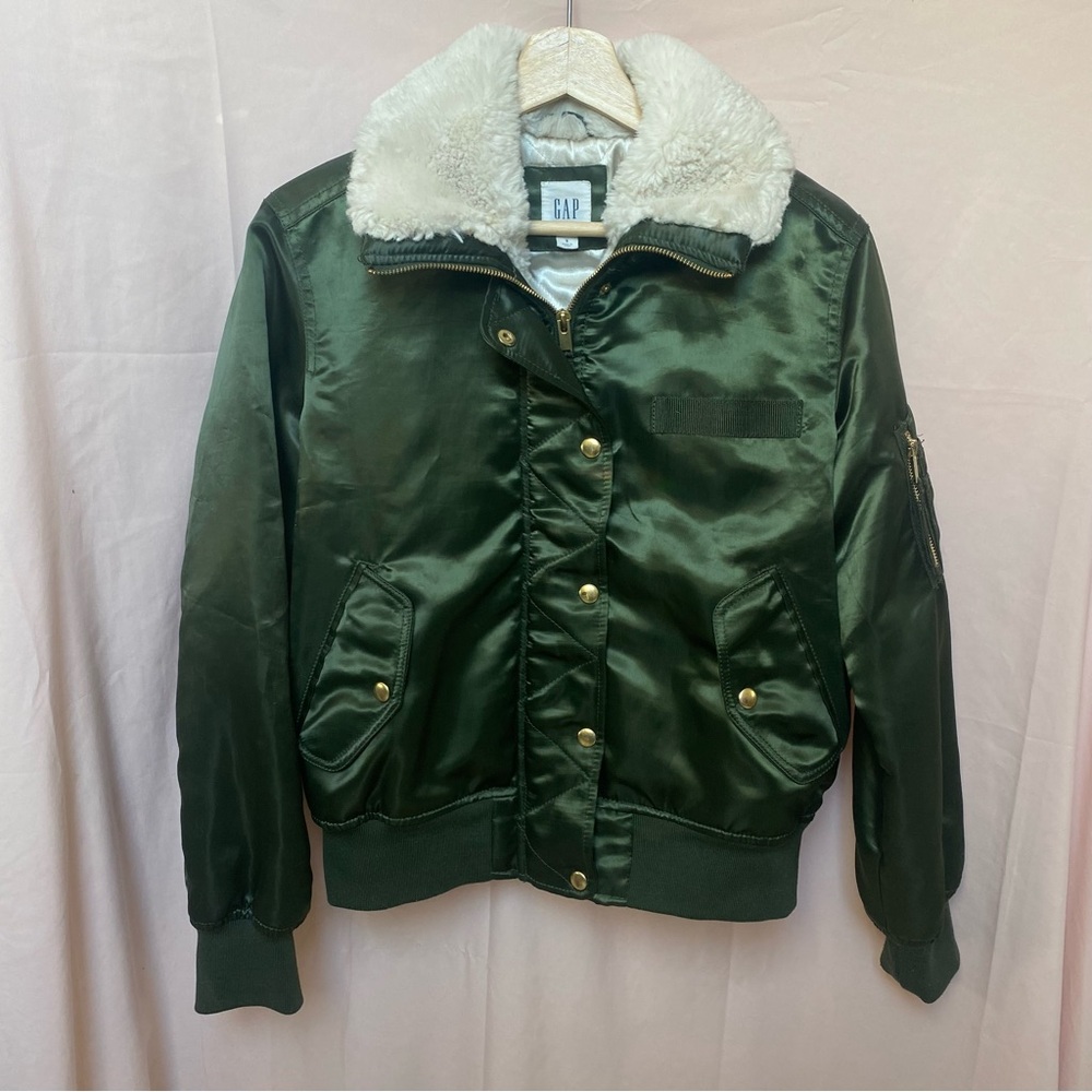 GAP Women's Faux Fur Collar Bomber Jacket Size S Army Green Satin Finish Gold HW
